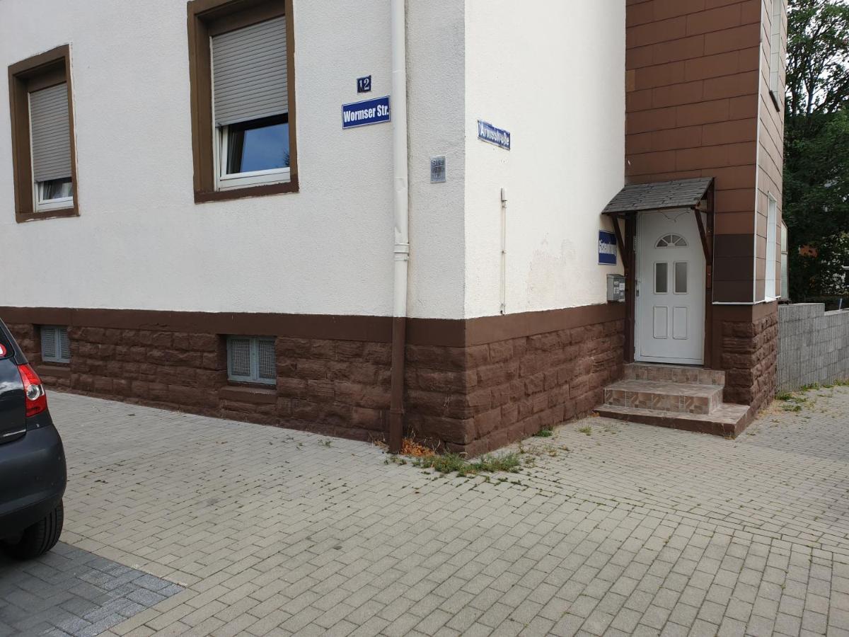 Gaestewohnung Пирмазенс Екстериор снимка